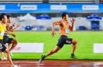 10秒05！“飛人”謝震業(yè)雨中奪冠！在同欣跑道上跑平賽季最佳成績！