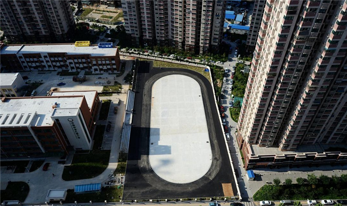 官扎營小學(xué)的田徑場(chǎng)